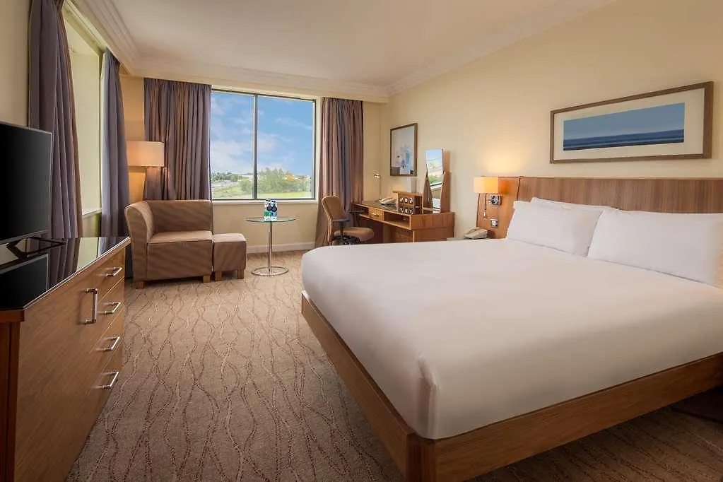 Hilton Dublin Airport Hotel Cloghran 4*,